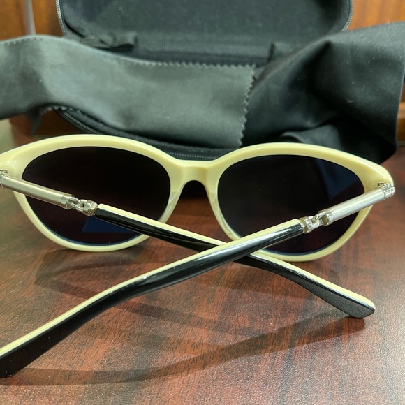 COPY - NWT Le Chic Polarized sunglass Black/Gray - Picture 4 of 8